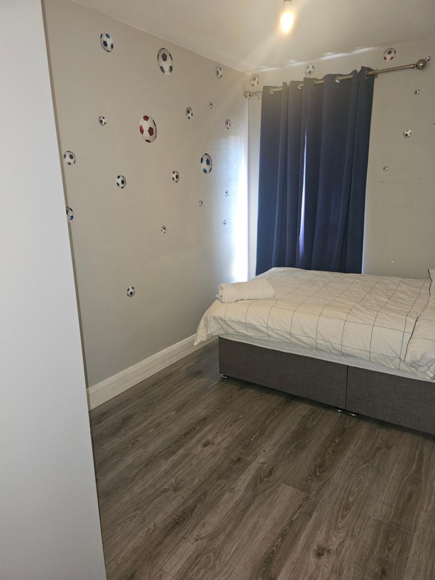 Modern 4-5 Bedroom House * Dublin