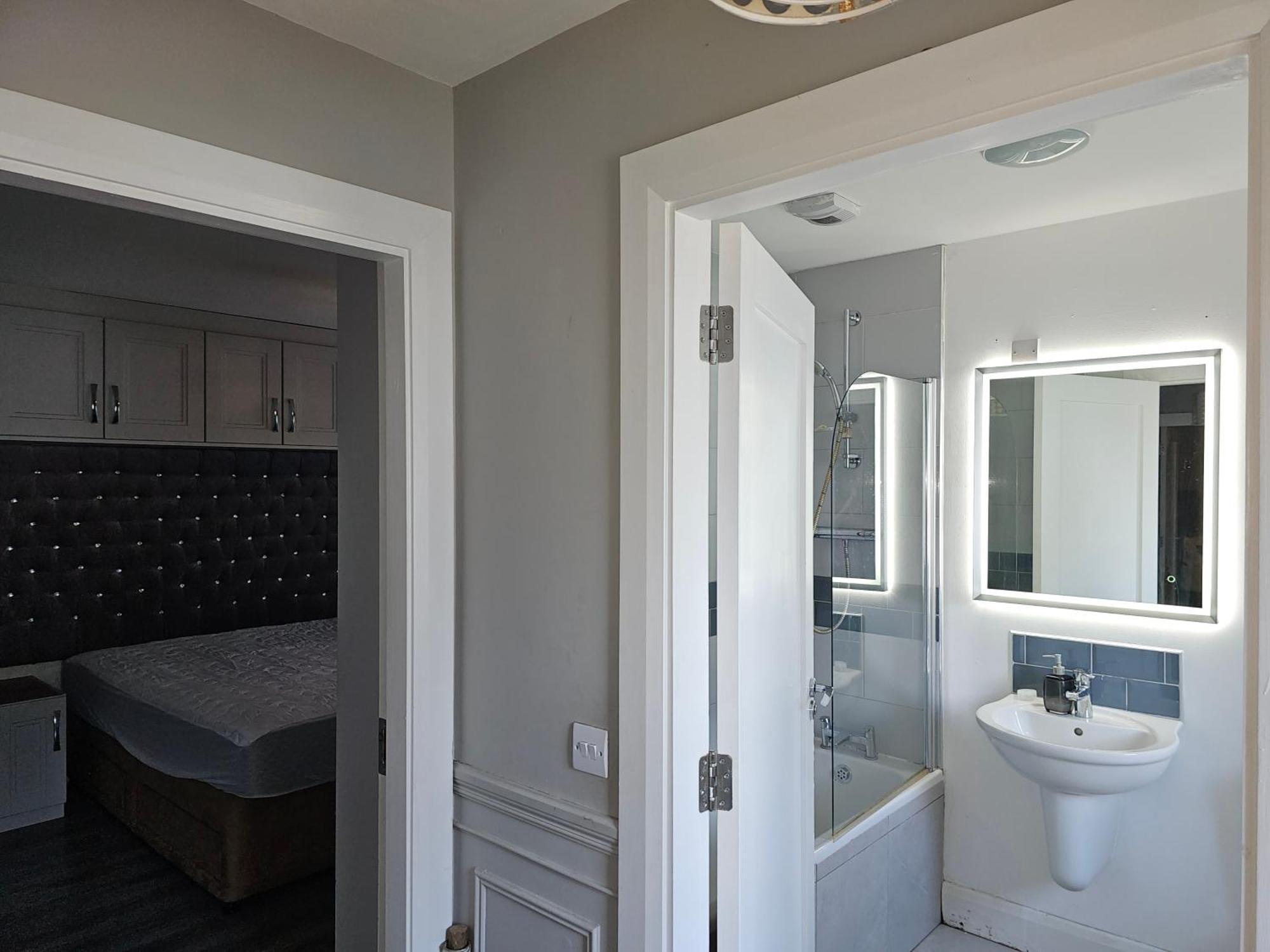 Modern 4-5 Bedroom House Holiday home Dublin