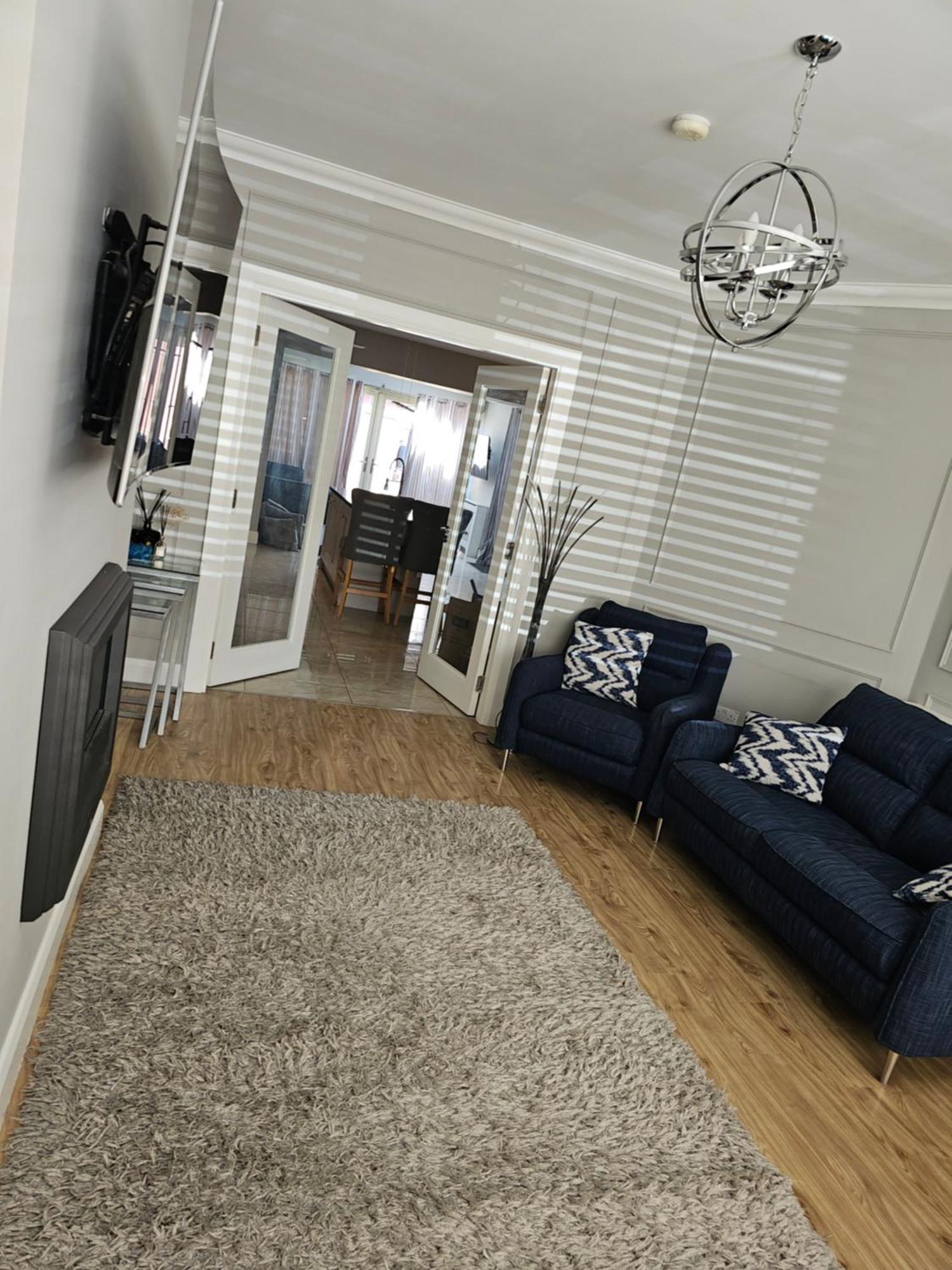 Holiday home Modern 4-5 Bedroom House